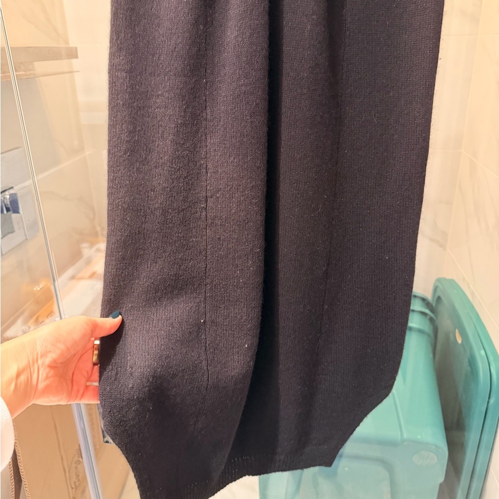 360 Cashmere Black Knitwear